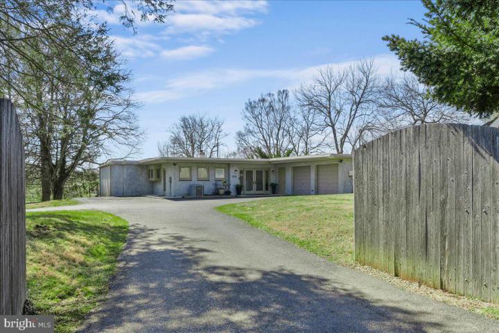 Photo of 1056 Lenape Road