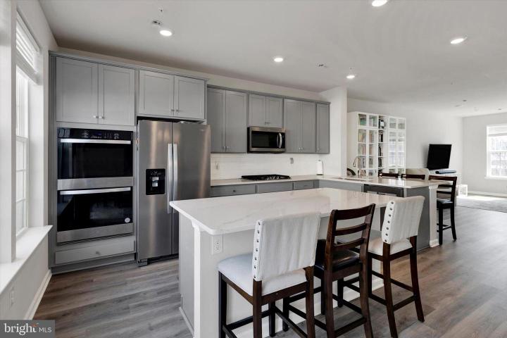 Photo of 423 Smithworks Boulevard