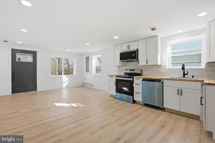 Photo of 937 High Street