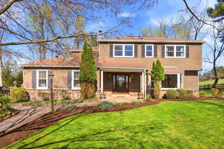 Photo of 916 General Howe Drive