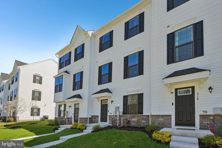 Photo of 316 Longs Peak Way