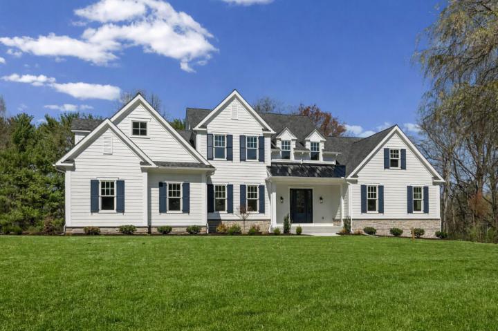 Photo of 102 Knoxlyn Farm Drive