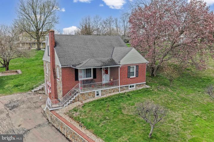 Photo of 253 N Guernsey Road