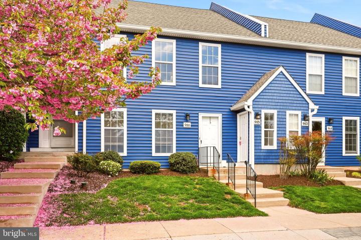 Photo of 965 Roundhouse Court