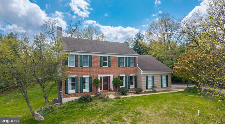 Photo of 320 Long Ridge Lane