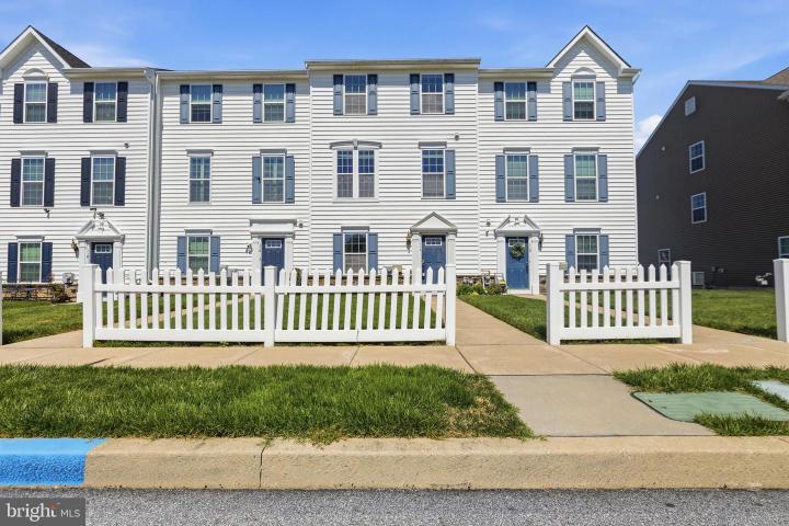 Photo of 114 N Harner Boulevard