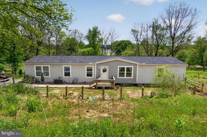Photo of 3852 Upper Valley Road