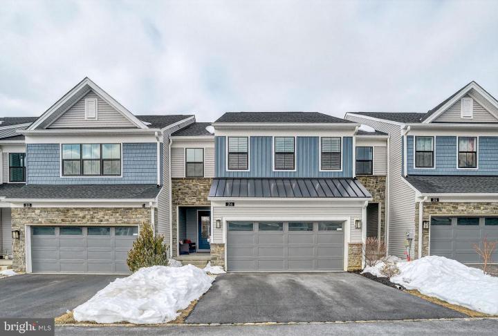 Photo of 214 Iris Lane