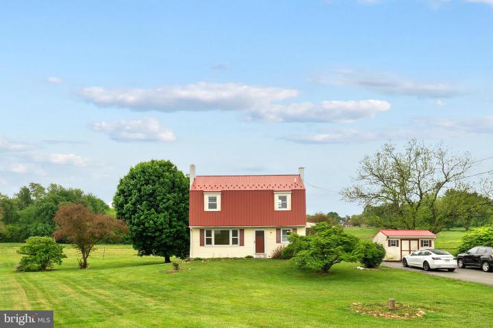 Photo of 557 Media Road