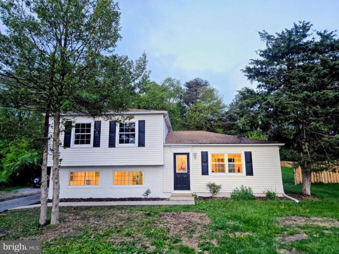 Photo of 970 Kingsway Drive