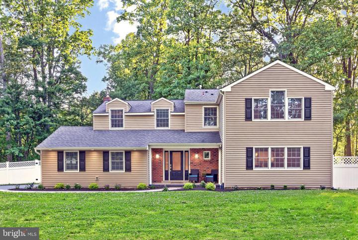 Photo of 517 N Whitford Road