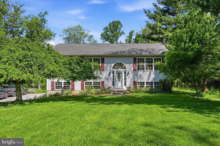 Photo of 2265 Strasburg Road