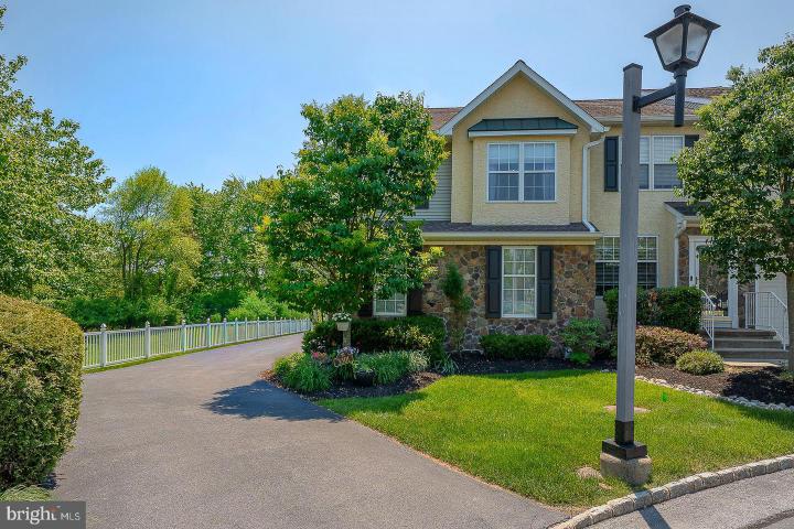 Photo of 3301 Maplevale Circle