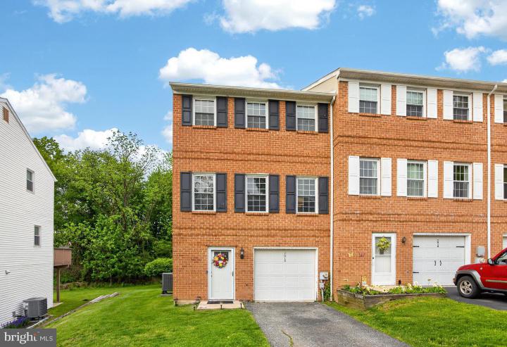 Photo of 1616 S Coventry Lane