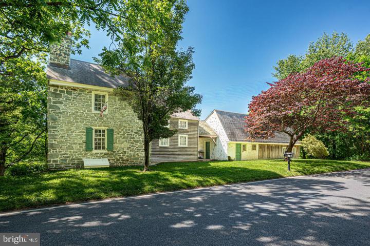 Photo of 1110 W Street Road