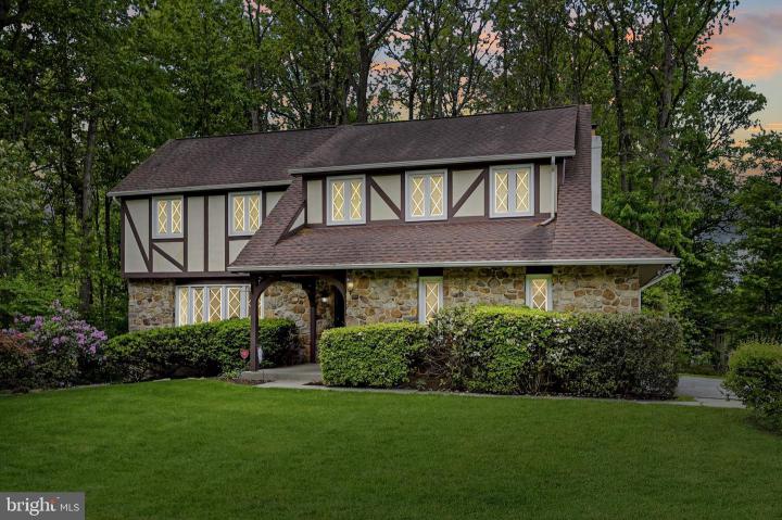 Photo of 700 Broad View Road