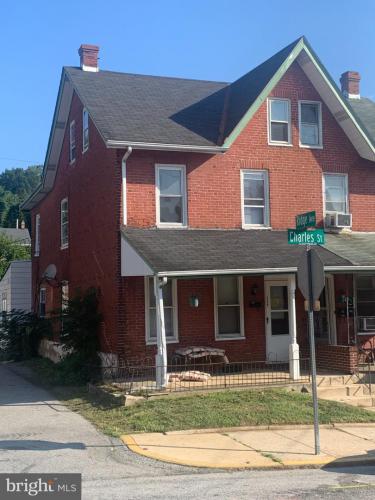 Photo of 349 Charles Street