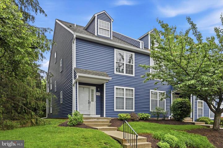 Photo of 968 Roundhouse Court 44