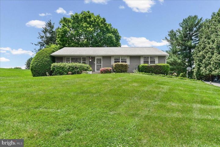 Photo of 207 W Woodview Road