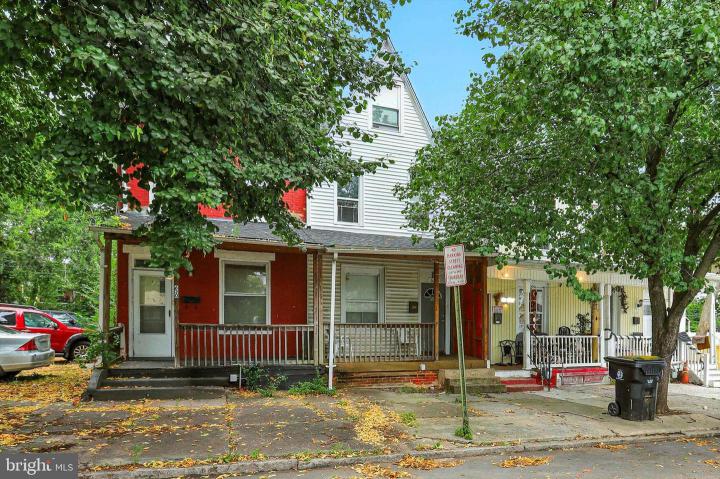 Photo of 622 Woodbine Street