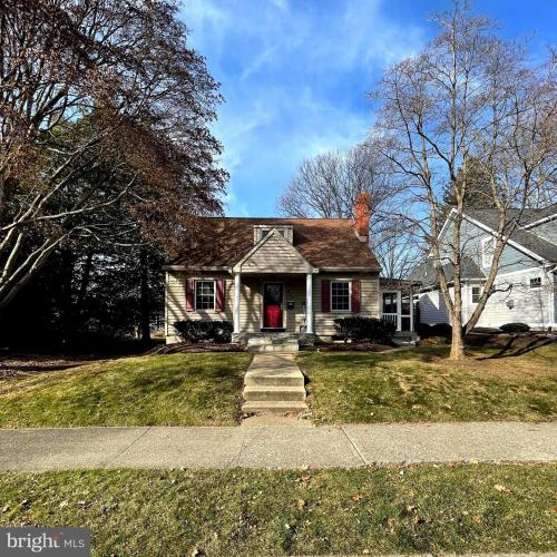 Photo of 251 Maple Avenue