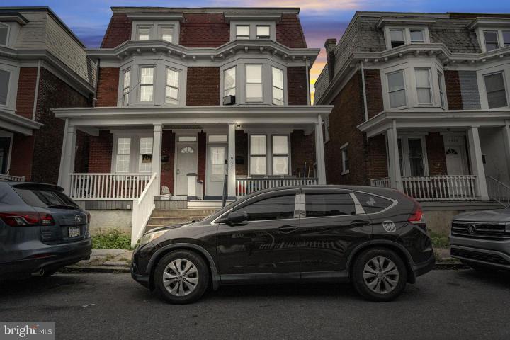 Photo of 1937 Zarker St