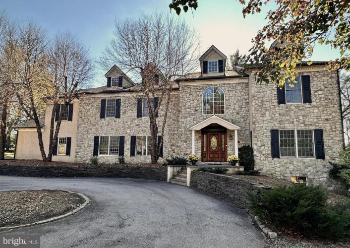 1 Dunminning Road, Newtown Square PA 19073 for sale by EveryHome Realtors