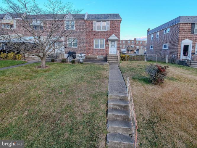 801 Hillcrest Drive, Glenolden PA 19036 for sale by EveryHome Realtors