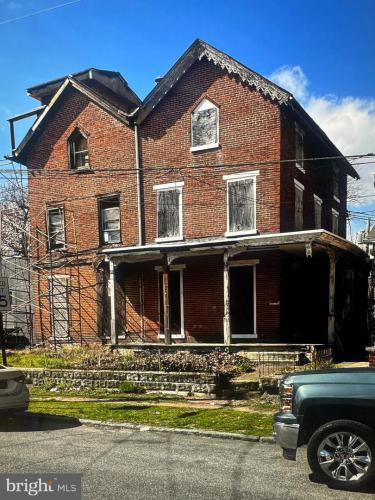 Photo of 908 W 7th Street, Chester PA