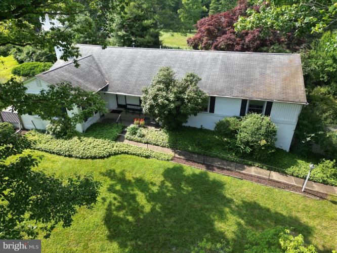 1818 Spring Valley Drive, Springfield PA 19064 for sale by EveryHome