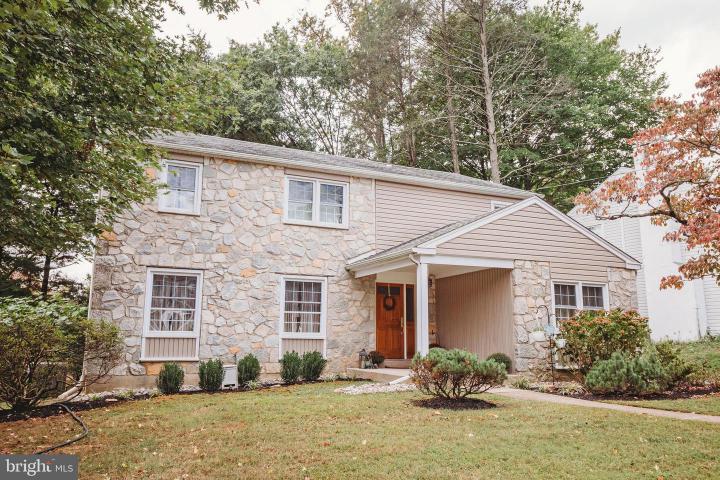 Photo of 627 Barry Drive, Springfield PA