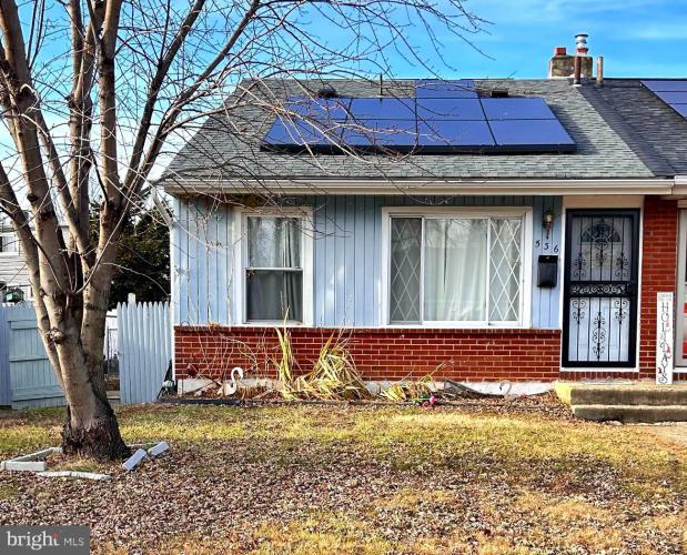 Photo of 536 E Winona Avenue