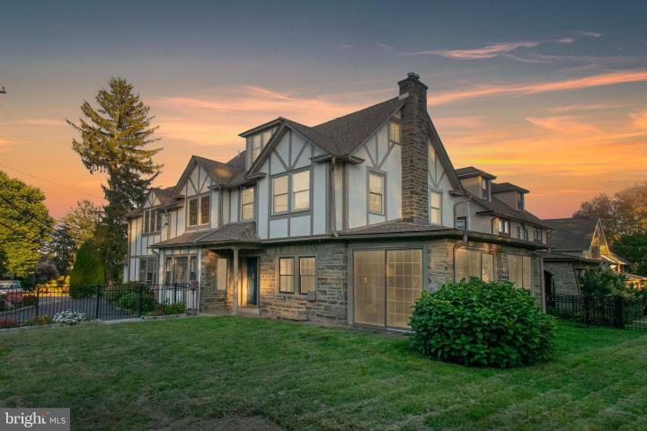 Photo of 501 E Manoa Road