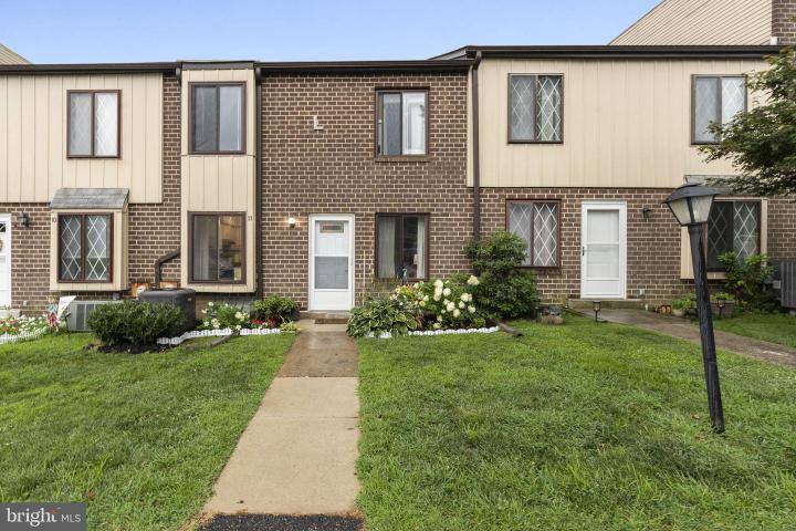 Photo of 5200 Hilltop Drive L11, Brookhaven PA