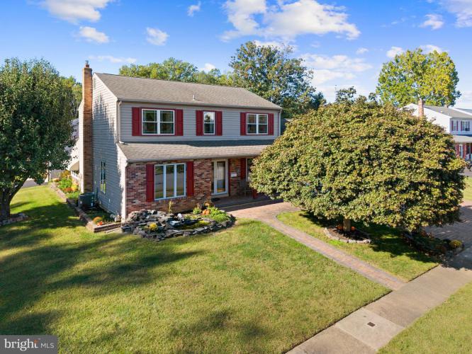 Photo of 423 Sir Galahad Drive, Brookhaven PA