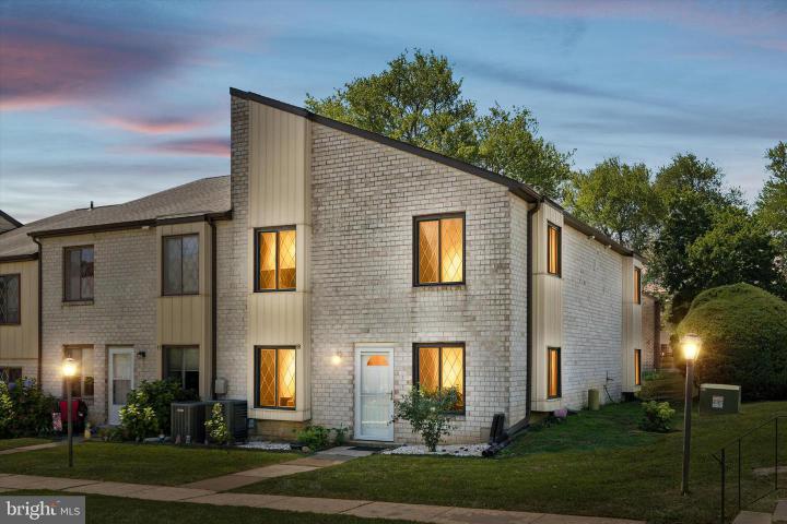 Photo of 5200 Hilltop Drive J18, Brookhaven PA