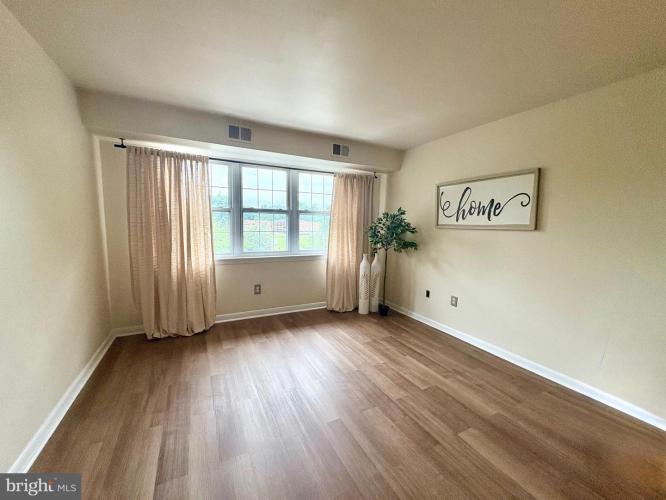 Photo of 826 South Ave R8, Secane PA