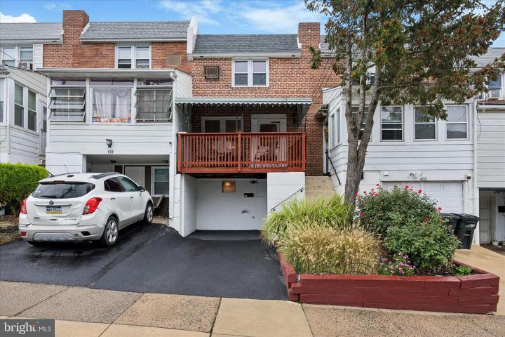 Photo of 431 E Broadway Avenue, Clifton Heights PA