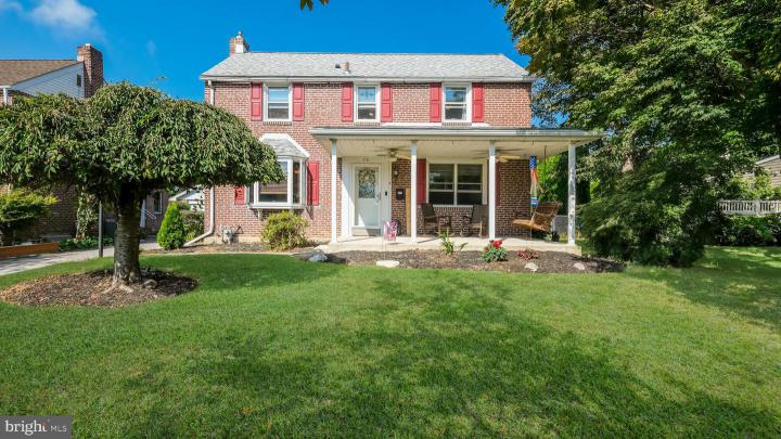 Photo of 72 Colonial Park Drive, Springfield PA