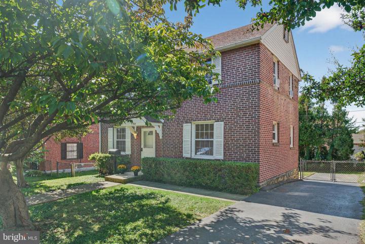 Photo of 337 S Morris Avenue, Crum Lynne PA