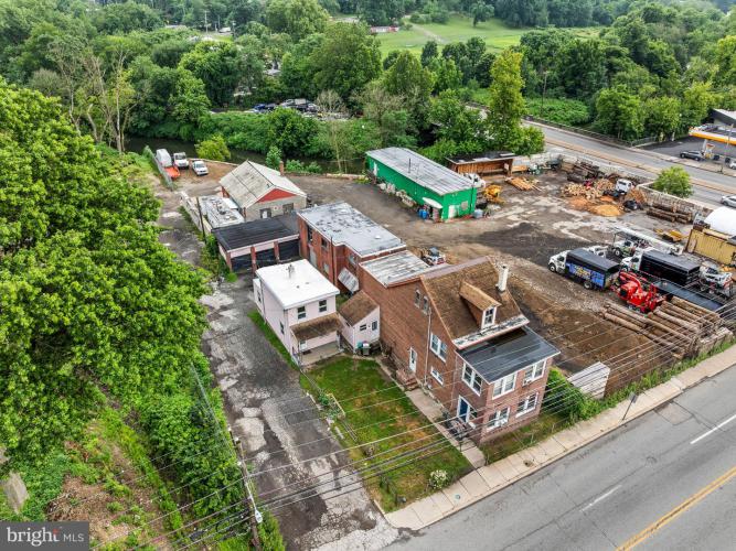 Photo of 816 Upland Avenue