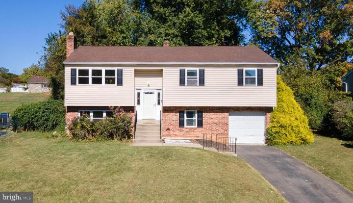 Photo of 711 Carole Dr, Upper Chichester PA