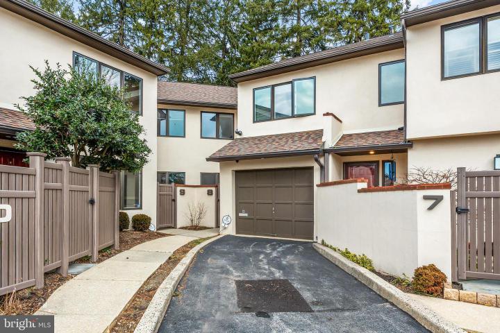 Photo of 138 Montrose Avenue 8