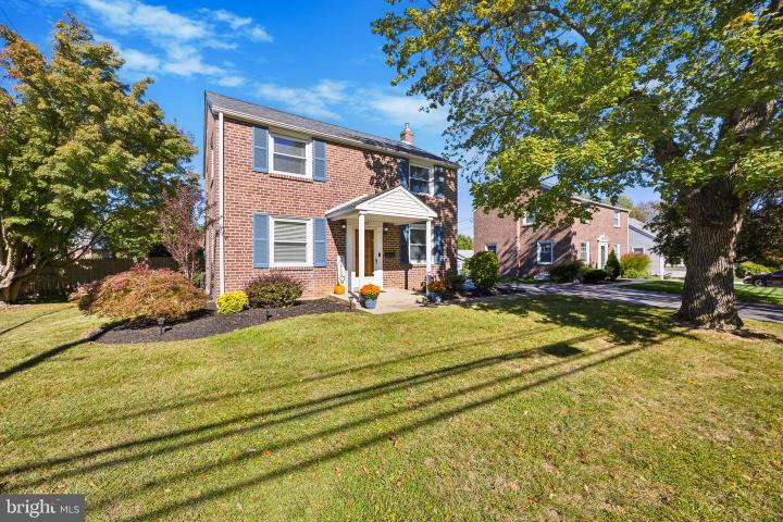 Photo of 487 E Springfield Road, Springfield PA