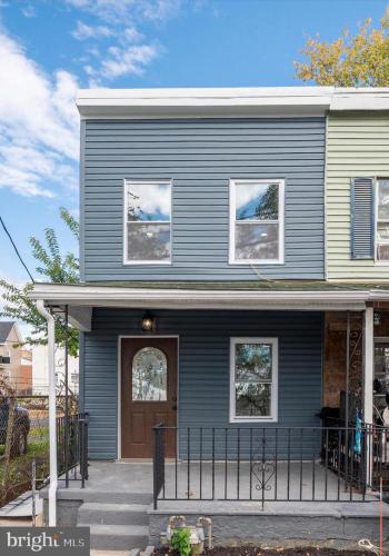 Photo of 1339 Green Street