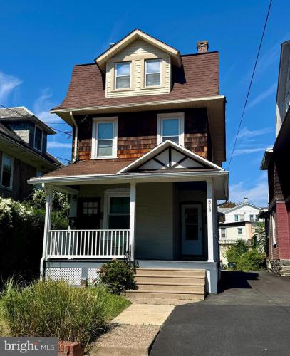 Photo of 818 Clifford Avenue