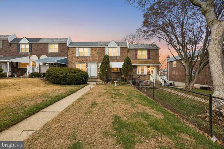 Photo of 5122 Whitehall