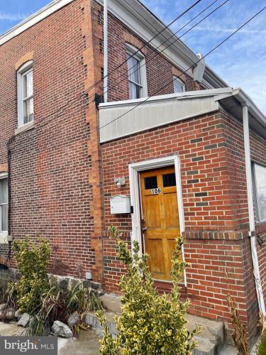 Photo of 106 Chester Pike