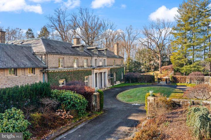 Photo of 745 Newtown Road