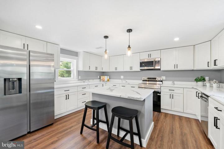 Photo of 11 Helluva Hill Lane